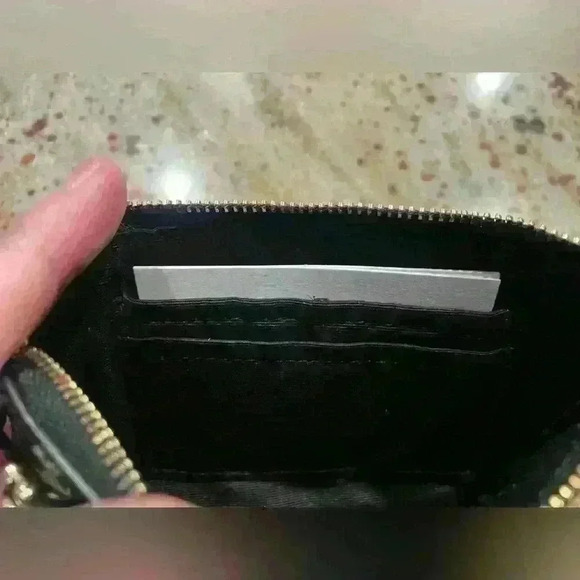 Coach Corner Zip Wristlet Wallet Pebbled Black Leather NEW WITH TAGS - Picture 7 of 11